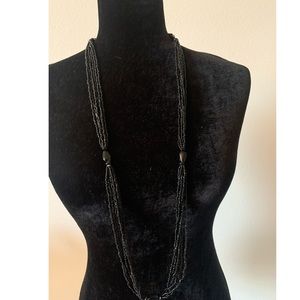 Draped black necklace
